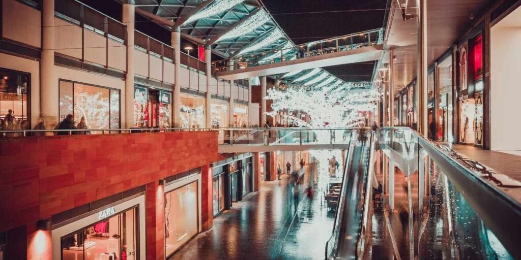 Vegas Shopping: Best Luxury Stores and Discount Outlets